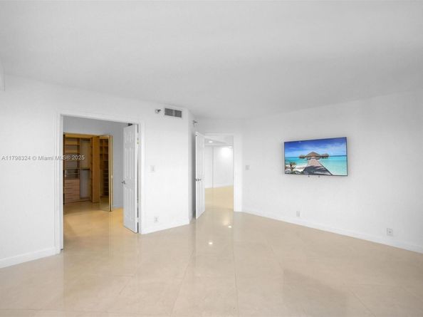 3530 Mystic Pointe Dr LPH10, Aventura FL 33180