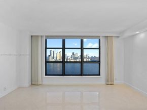 3530 Mystic Pointe Dr LPH10, Aventura FL 33180