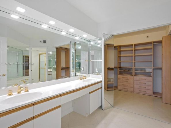 3530 Mystic Pointe Dr LPH10, Aventura FL 33180