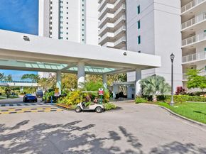15051 Royal Oaks Ln 906, North Miami FL 33181