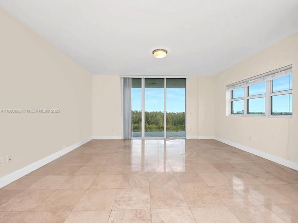 15051 Royal Oaks Ln 906, North Miami FL 33181