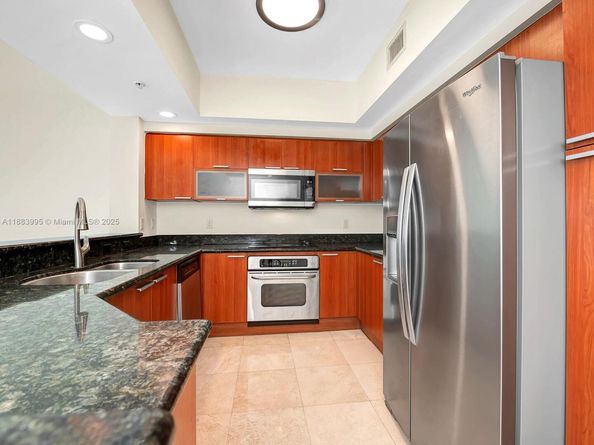 15051 Royal Oaks Ln 906, North Miami FL 33181
