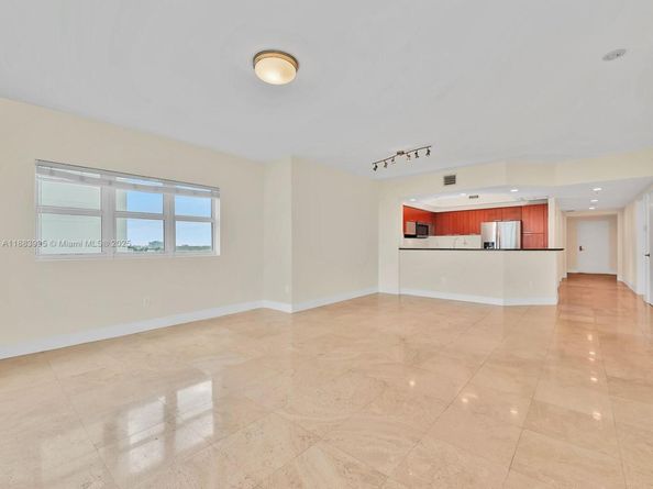 15051 Royal Oaks Ln 906, North Miami FL 33181