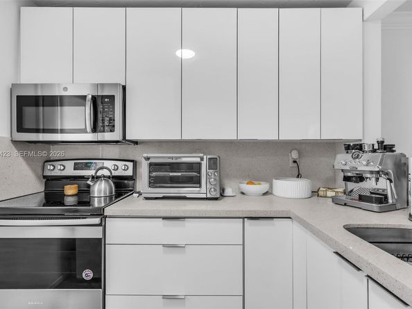 1650 S Le Jeune Rd 105, Coral Gables FL 33134