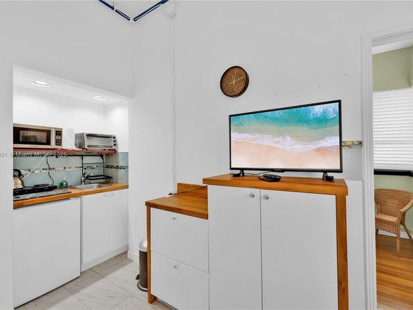 255 W 24th St 136, Miami Beach FL 33140