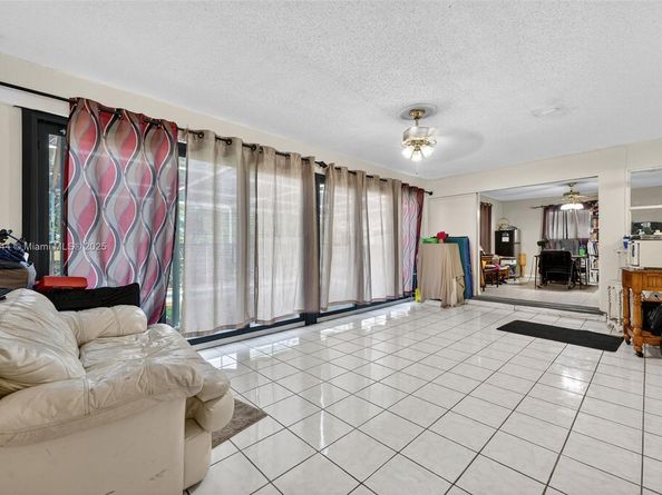 849 NW 70th Way, Margate FL 33063