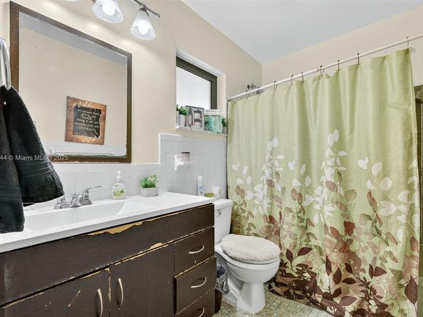 849 NW 70th Way, Margate FL 33063