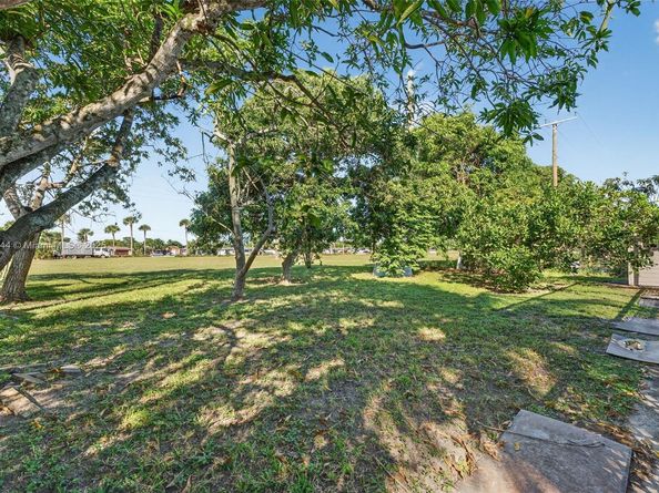 849 NW 70th Way, Margate FL 33063