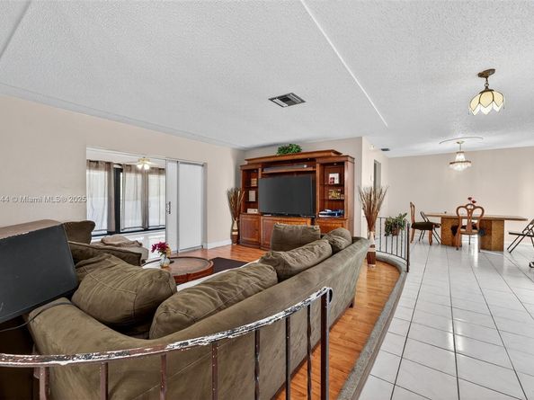 849 NW 70th Way, Margate FL 33063