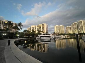 3640 Yacht Club Dr 609, Aventura FL 33180