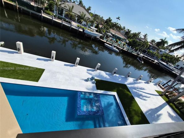 4910 NE 27th Ave, Lighthouse Point FL 33064