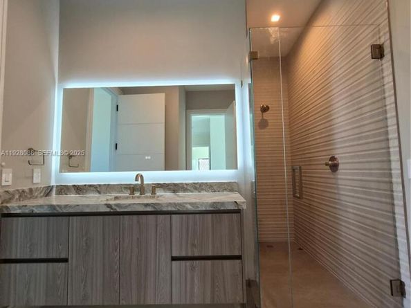 4910 NE 27th Ave, Lighthouse Point FL 33064