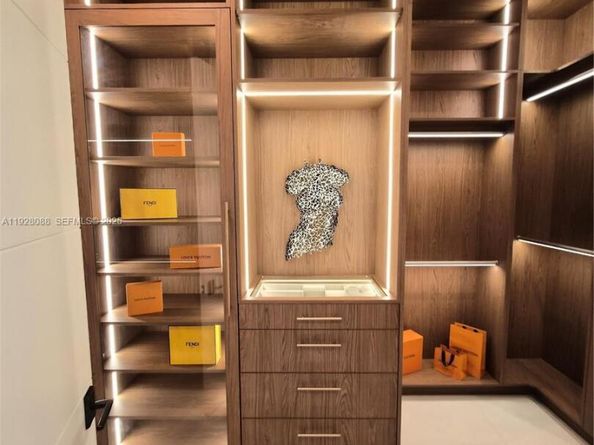 4910 NE 27th Ave, Lighthouse Point FL 33064