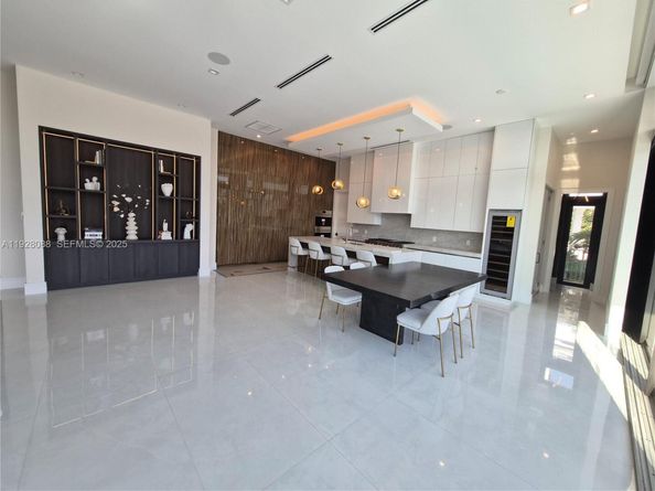 4910 NE 27th Ave, Lighthouse Point FL 33064