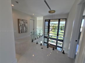 4910 NE 27th Ave, Lighthouse Point FL 33064