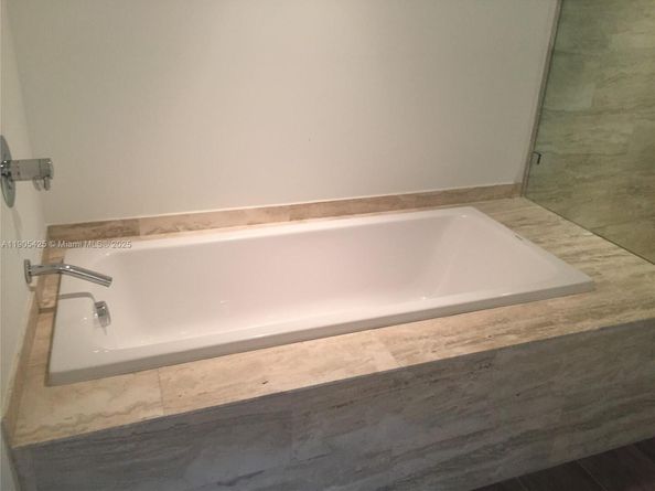 2900 NE 7th Ave 906, Miami FL 33137