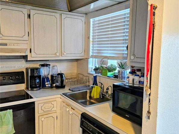 2701 N Pine Island Rd 303, Sunrise FL 33322