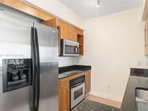 325 S Biscayne Blvd 1718, Miami Beach FL 33131