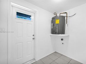 6828 NW 13th St, Plantation FL 33313