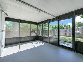 6828 NW 13th St, Plantation FL 33313