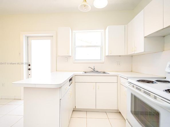 2810 SW 114th Ave, Miami FL 33165