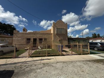 322 SW 31st Ct