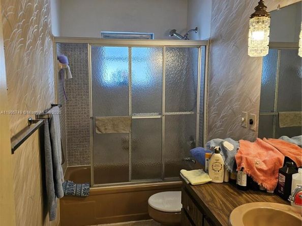 2300 SW 19th Ave, Boynton Beach FL 33426