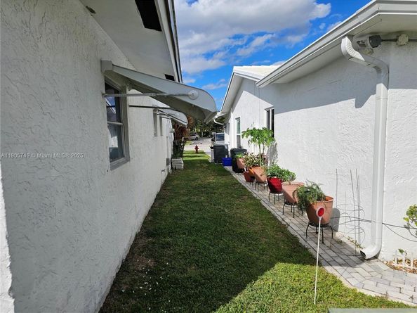 2300 SW 19th Ave, Boynton Beach FL 33426