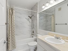 6861 SW 44th St 304, Miami FL 33155