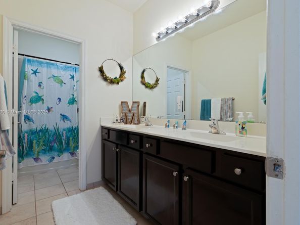 2442 NE 1st St, Homestead FL 33033
