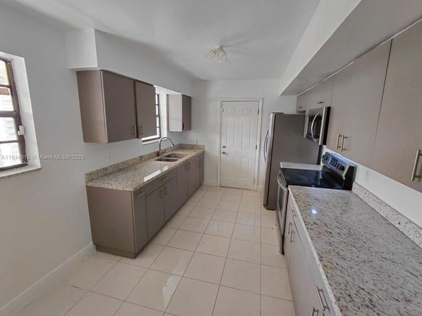 1241 NW 175th St, Miami Gardens FL 33169