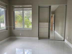10101 NW 5th St, Plantation FL 33324