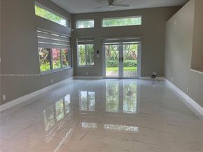 10101 NW 5th St, Plantation FL 33324