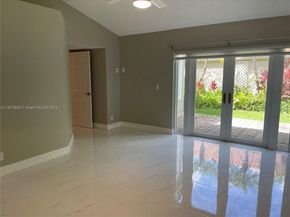 10101 NW 5th St, Plantation FL 33324
