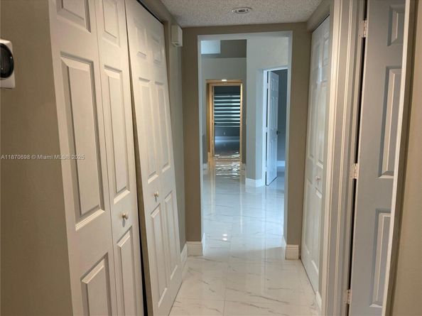 10101 NW 5th St, Plantation FL 33324