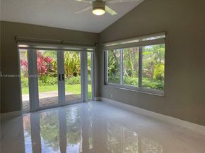 10101 NW 5th St, Plantation FL 33324