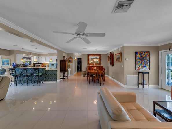4221 NE 16th Ave, Oakland Park FL 33334
