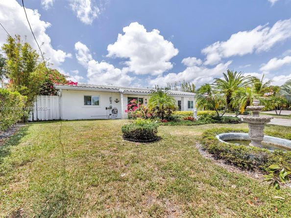 4221 NE 16th Ave, Oakland Park FL 33334