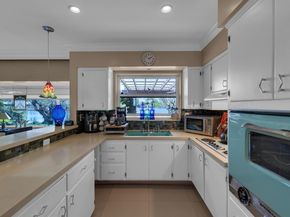 4221 NE 16th Ave, Oakland Park FL 33334