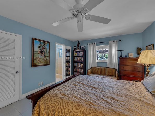 4221 NE 16th Ave, Oakland Park FL 33334