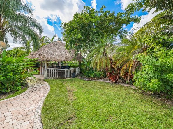 10101 SW 5th St, Plantation FL 33324