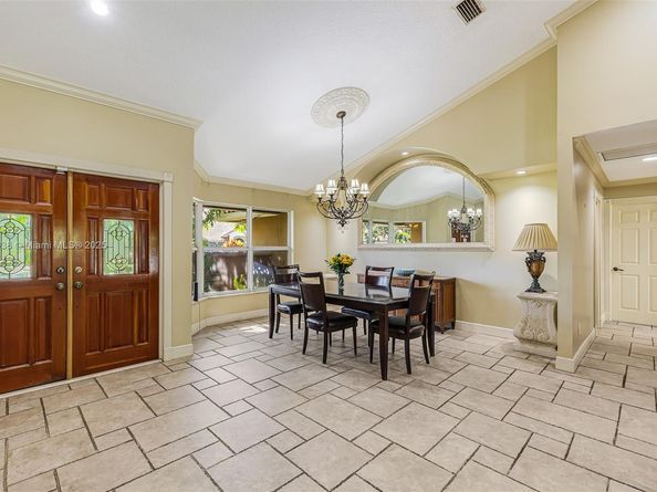10101 SW 5th St, Plantation FL 33324