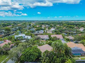 10101 SW 5th St, Plantation FL 33324