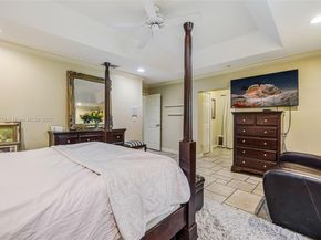 10101 SW 5th St, Plantation FL 33324