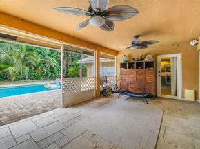 10101 SW 5th St, Plantation FL 33324