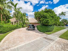 10101 SW 5th St, Plantation FL 33324