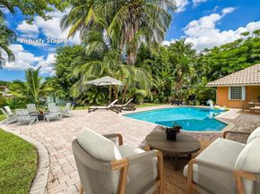 10101 SW 5th St, Plantation FL 33324