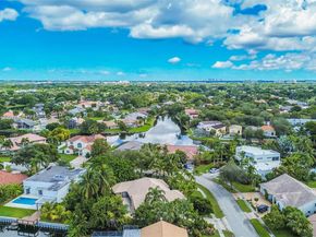 10101 SW 5th St, Plantation FL 33324