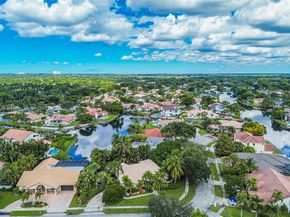 10101 SW 5th St, Plantation FL 33324