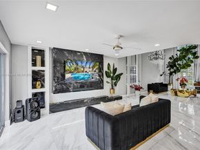 85 Gables Blvd, Weston FL 33326
